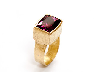 Garnet 18ct Gold Ring